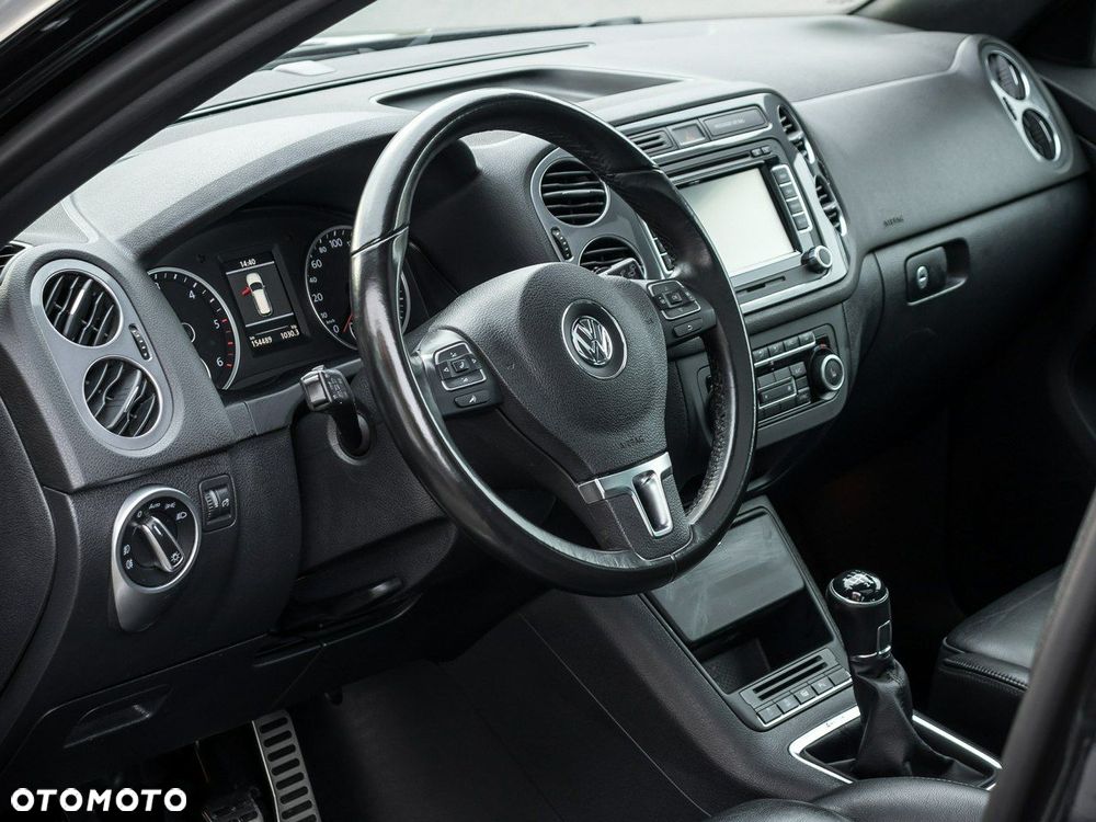 Volkswagen Touran - 12