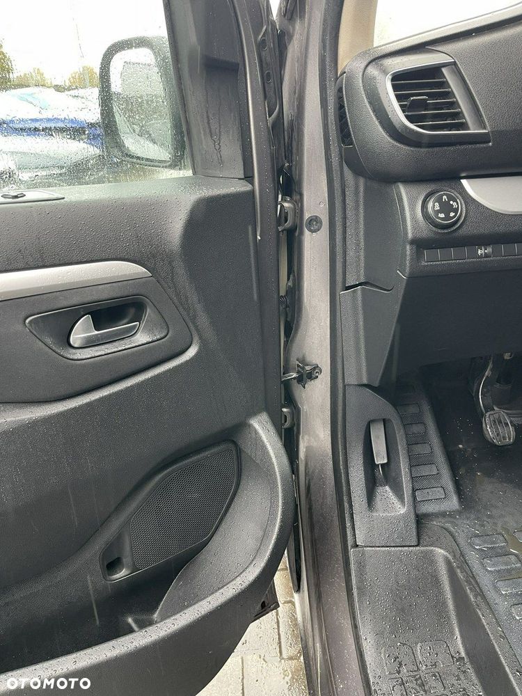 Peugeot Traveller - 3