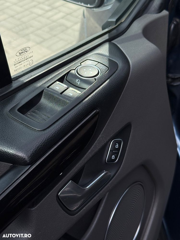 Ford Tourneo Custom - 15