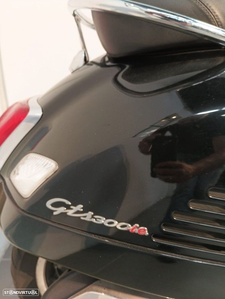 Vespa GTS Super 300 - 4