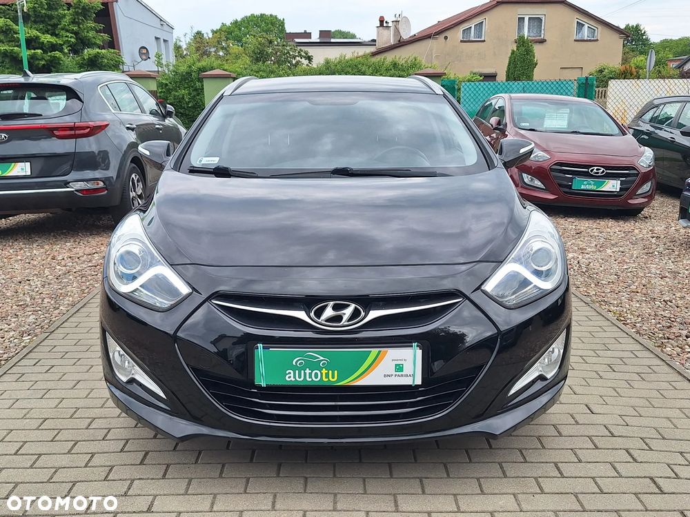 Hyundai i40 Kombi blue 1.6 Family - 16