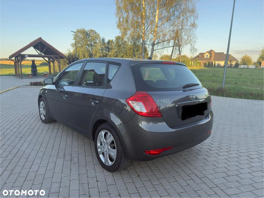 Kia Ceed 1.6 CRDi 90 ISG Vision - 4