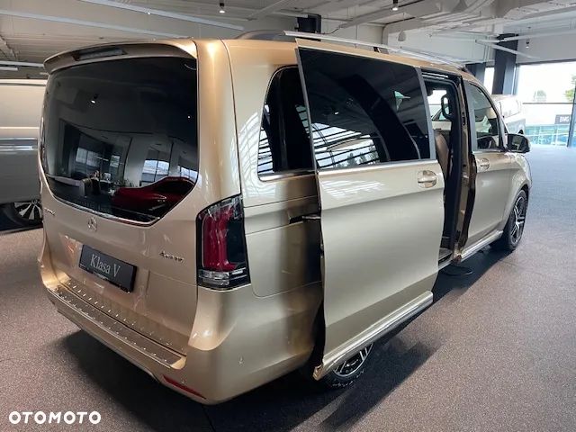 Mercedes-Benz Klasa V 300 d 4-Matic Exclusive 9G-Tronic (d³ugi) - 2