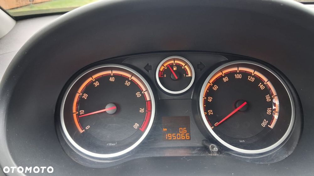 Opel Corsa 1.4 16V Color Edition - 9
