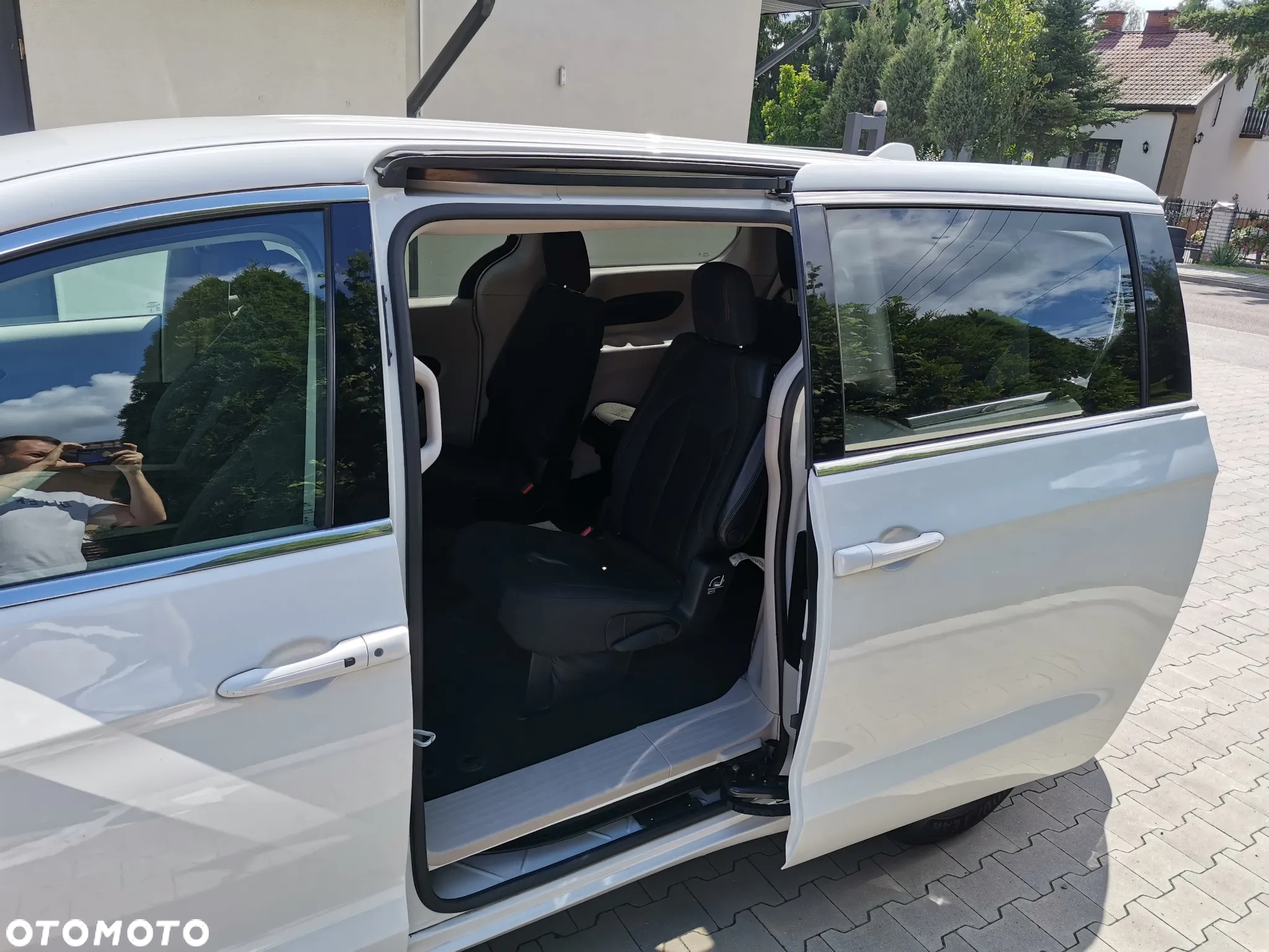 Chrysler Pacifica - 15