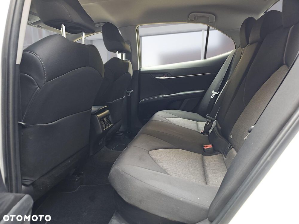 Toyota Camry 2.5 Hybrid Comfort CVT - 10