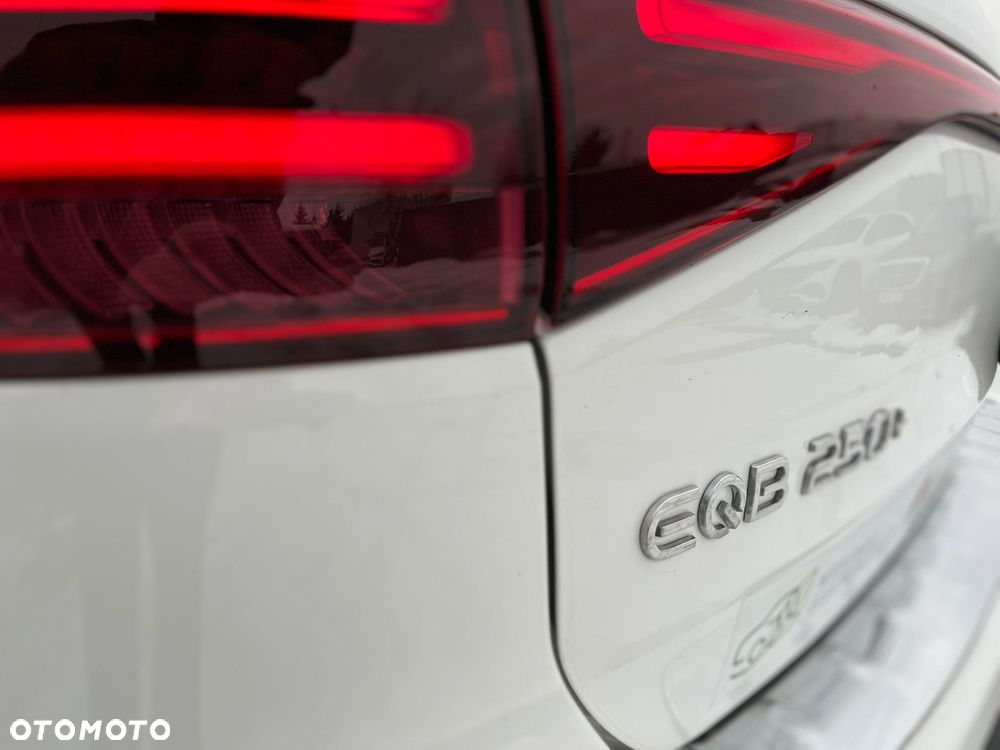 Mercedes-Benz EQB 250 70.5kWh Progressive 7os - 36