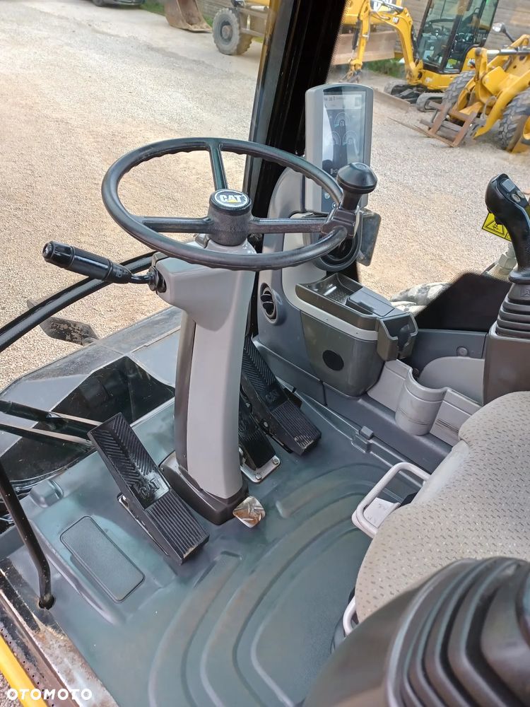 Caterpillar CAT M 322 D - 34