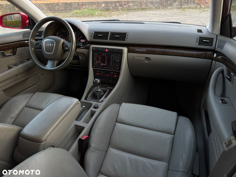 Audi A4 Limousine 2.0 T FSI quattro - 7