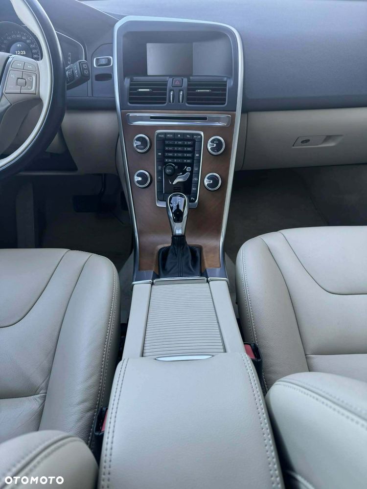 Volvo XC 60 D4 Drive-E Momentum - 14