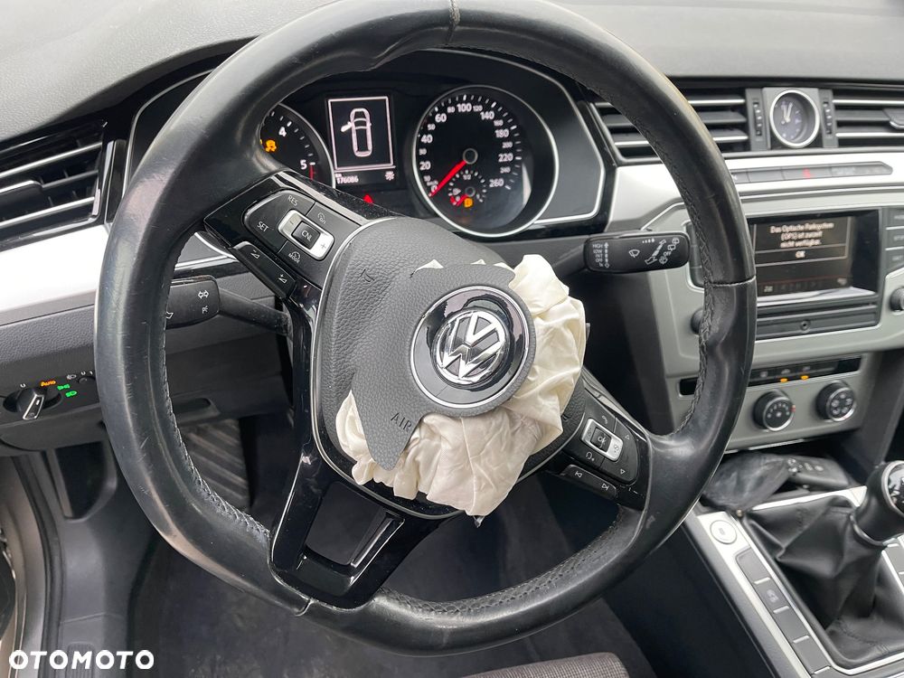 Volkswagen Passat 1.6 TDI (BlueMotion Technology) Comfortline - 15