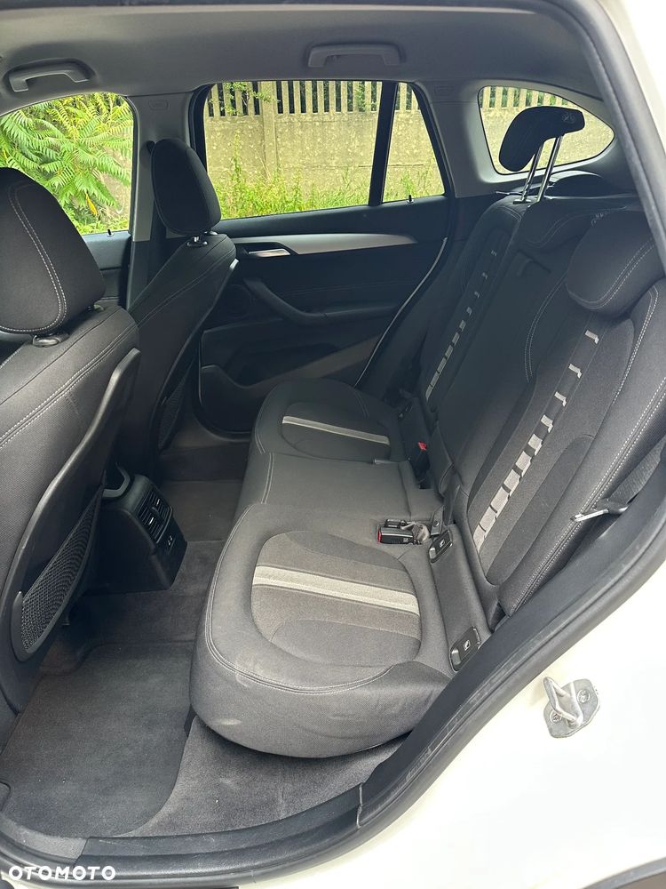 BMW X1 sDrive18i - 10