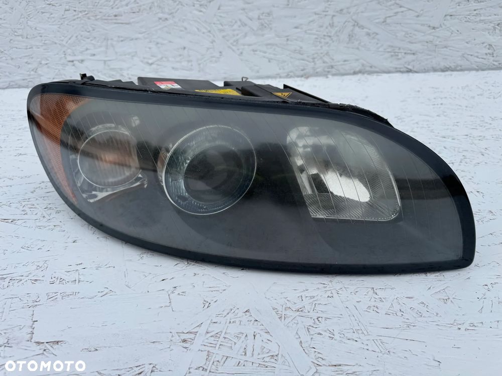 LAMPA VOLVO C70 II 2 XENON PRAWA PRZÓD - 1