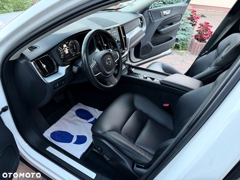 Volvo XC 60 B5 D AWD Geartronic Momentum Pro - 32