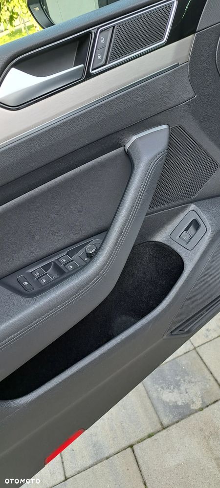 Volkswagen Passat Variant - 38