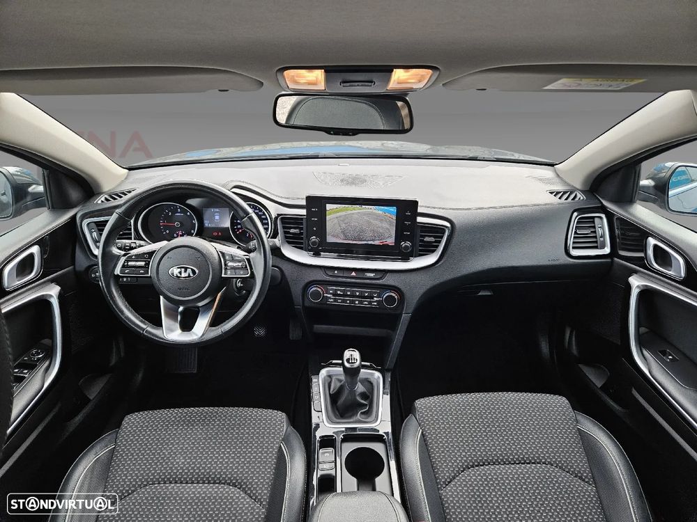Kia XCeed 1.6 CRDi MHEV Tech - 19