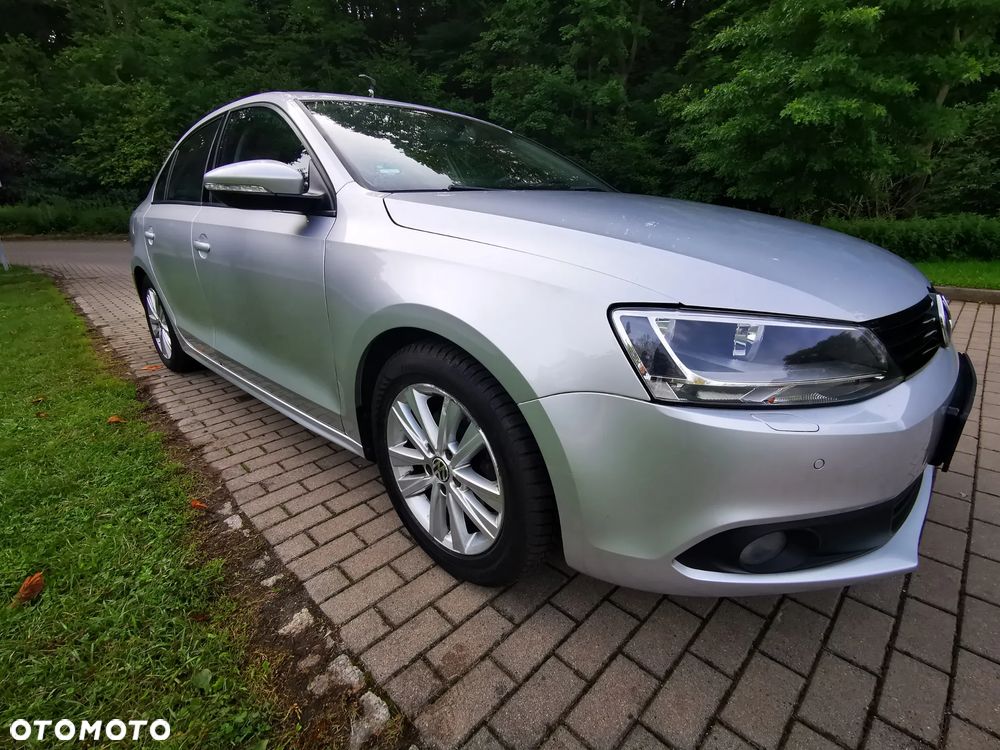 Volkswagen Jetta 2011 photo 2