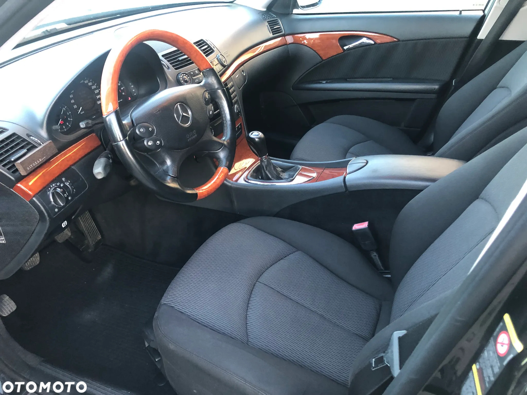 Mercedes-Benz Klasa E 200 Kompressor Classic - 6