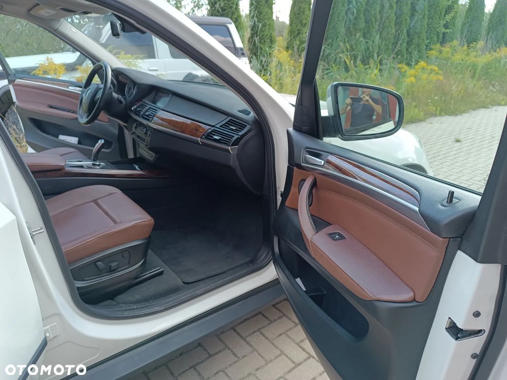 BMW X5 xDrive35i Edition Exclusive - 22