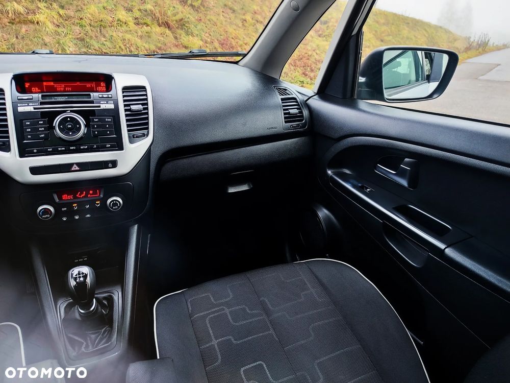 Kia Venga 1.4 CVVT ISG Vision - 30