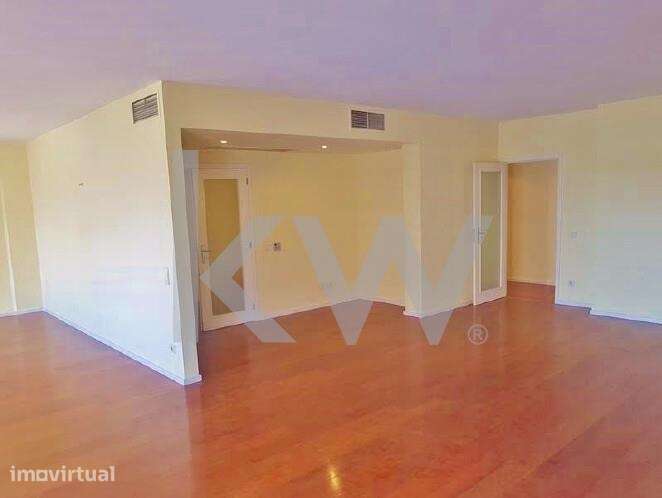 Apartamento T5 transformado em T3 * Centro da Maia 242,90 m2 * Lugar d - Grande imagem: 5/29