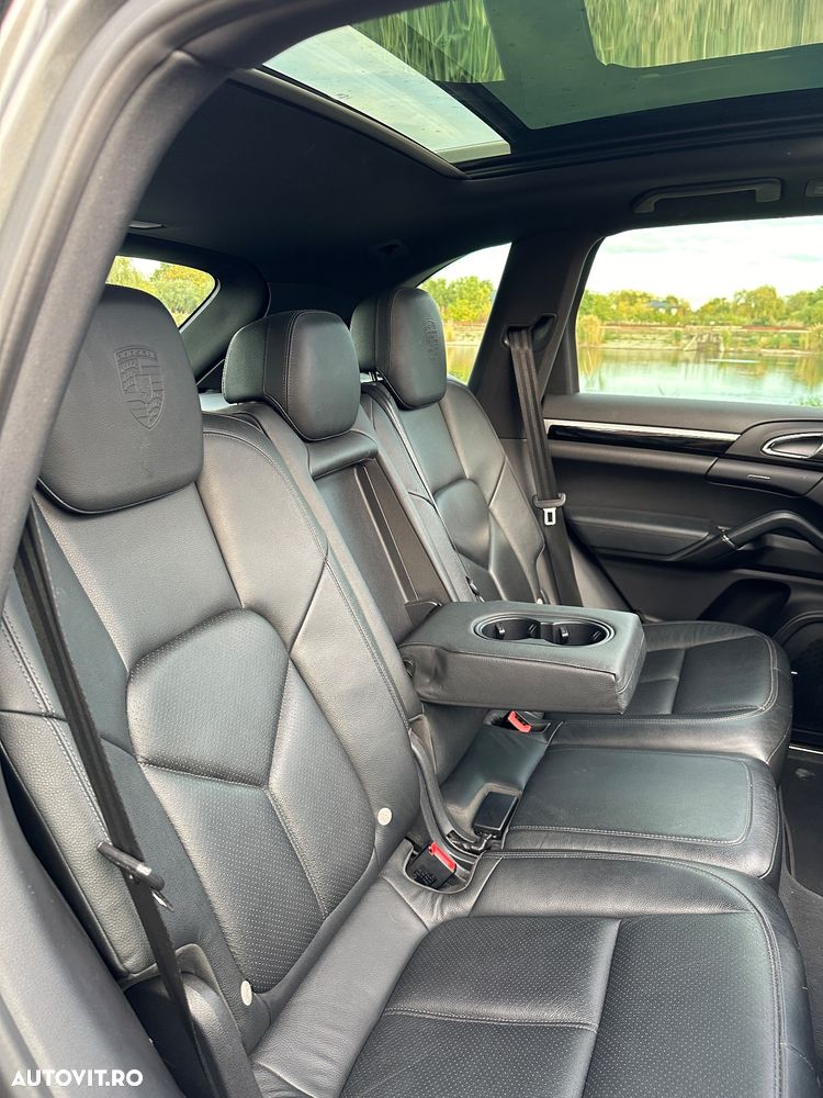 Porsche Cayenne - 10