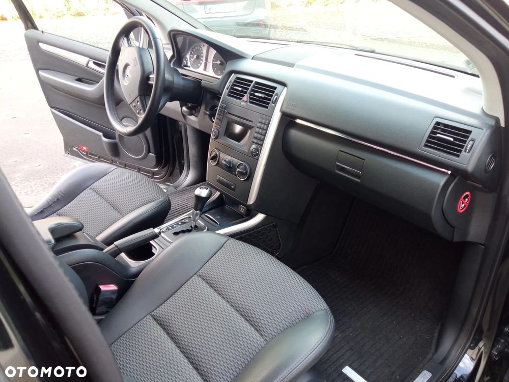 Mercedes-Benz Klasa B 180 CDI Autotronic - 14