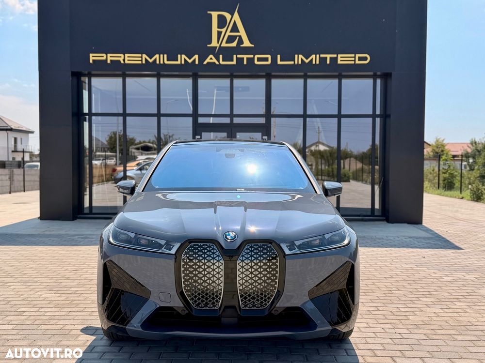 BMW iX - 3