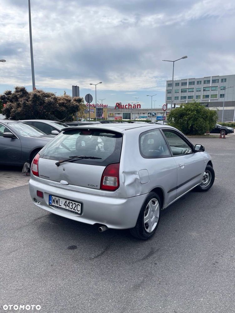 Mitsubishi Colt - 4