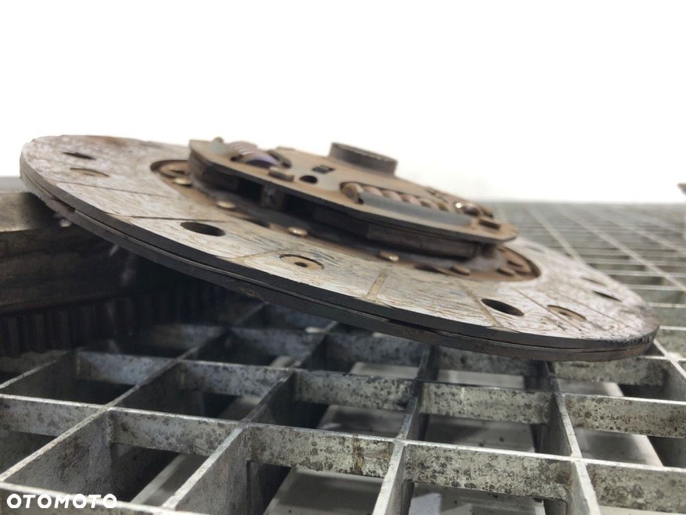 SPRZĘGŁO  SKODA SUPERB II Kombi (3T5) 2009 - 2015 1.6 TDI 77 kW [105 KM] olej napędowy 2010 - - 4