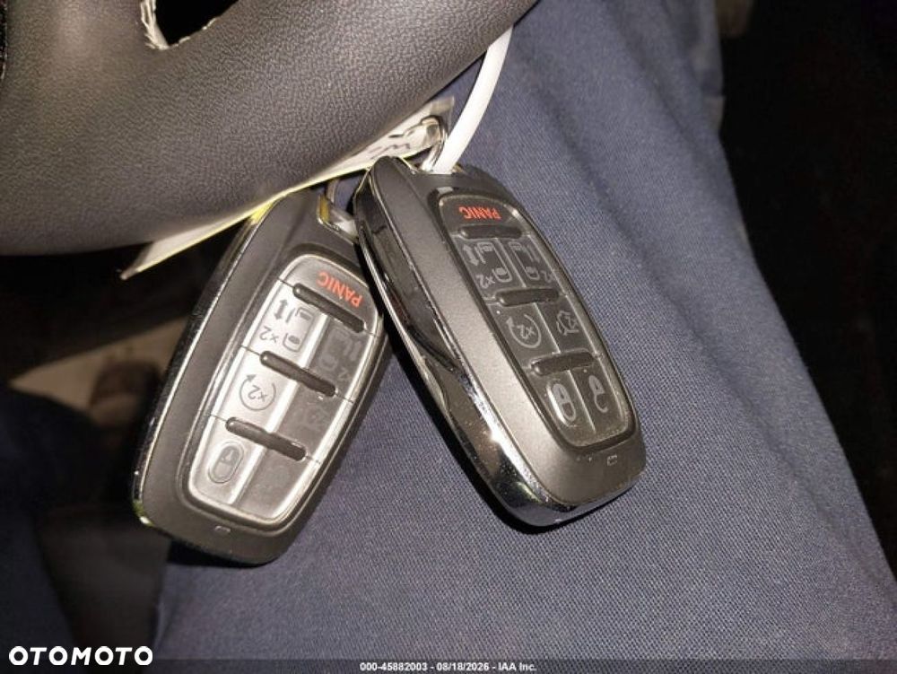 Chrysler Pacifica - 10