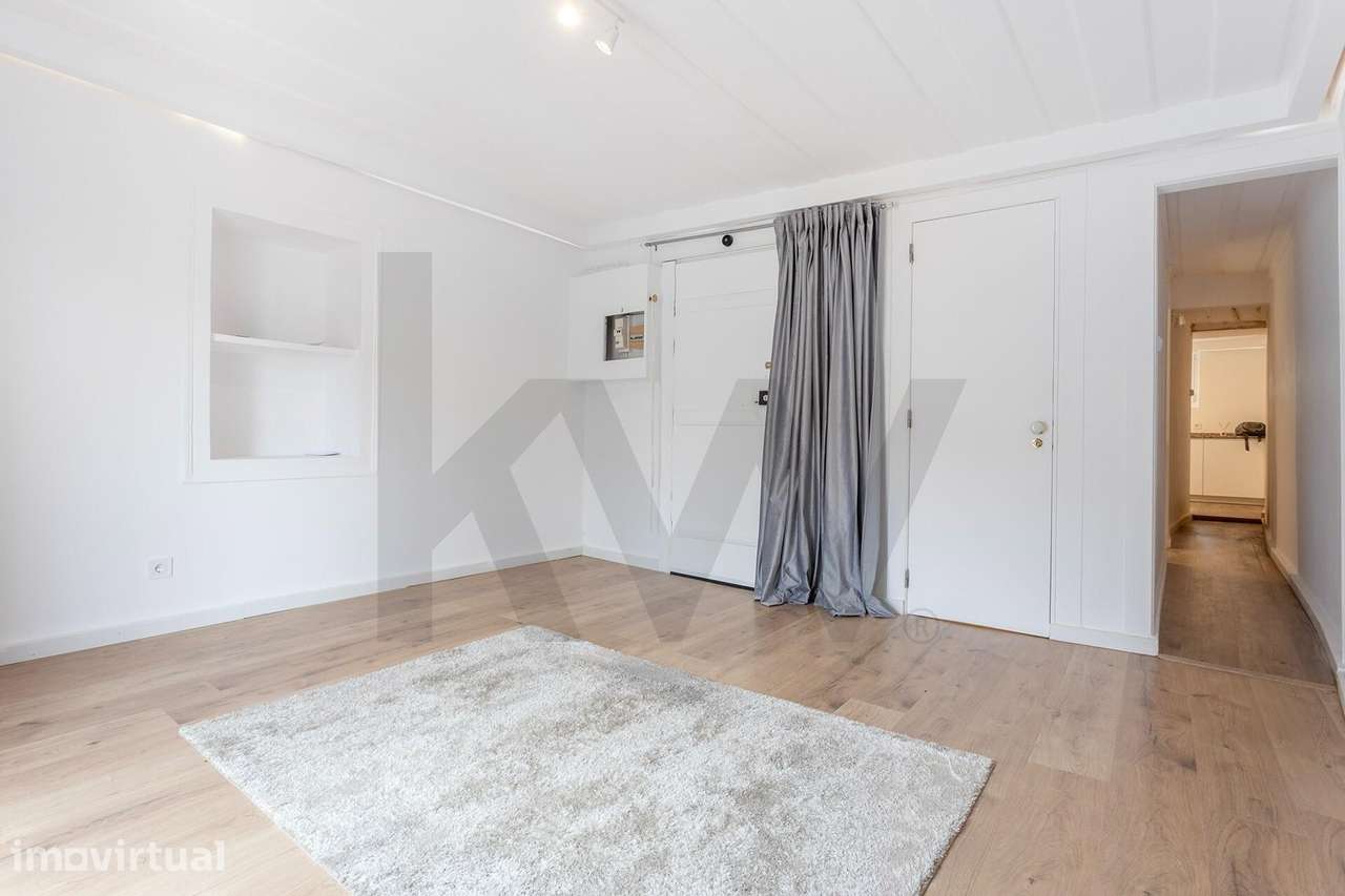 APARTAMENTO RENOVADO T1+1 JUNTO AO CASTELO SÃO JORGE - Grande imagem: 3/29