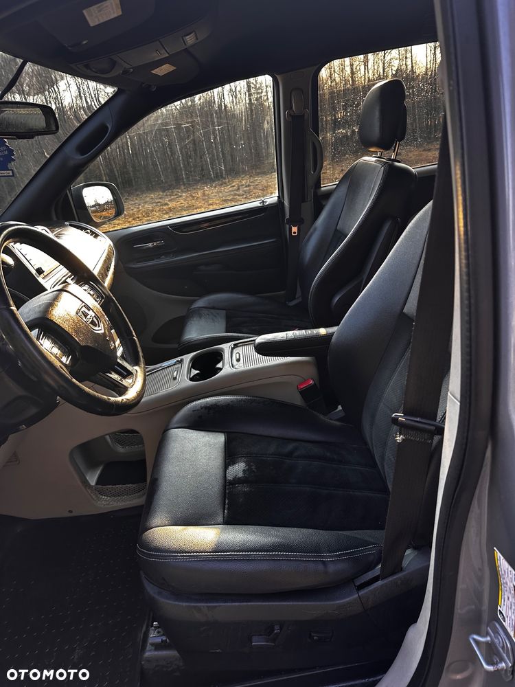 Dodge Grand Caravan 3.6 R/T - 8