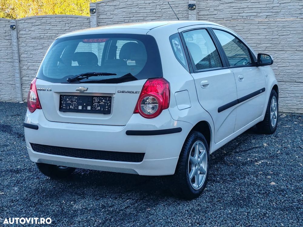 Chevrolet Aveo - 4