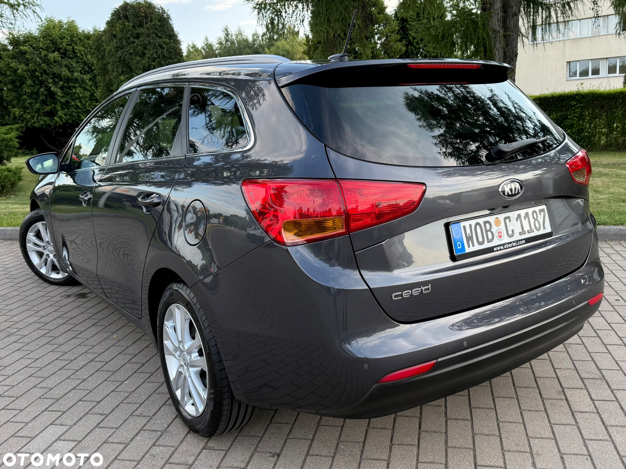 Kia Ceed 1.6 GDI Dream-Team Edition - 32