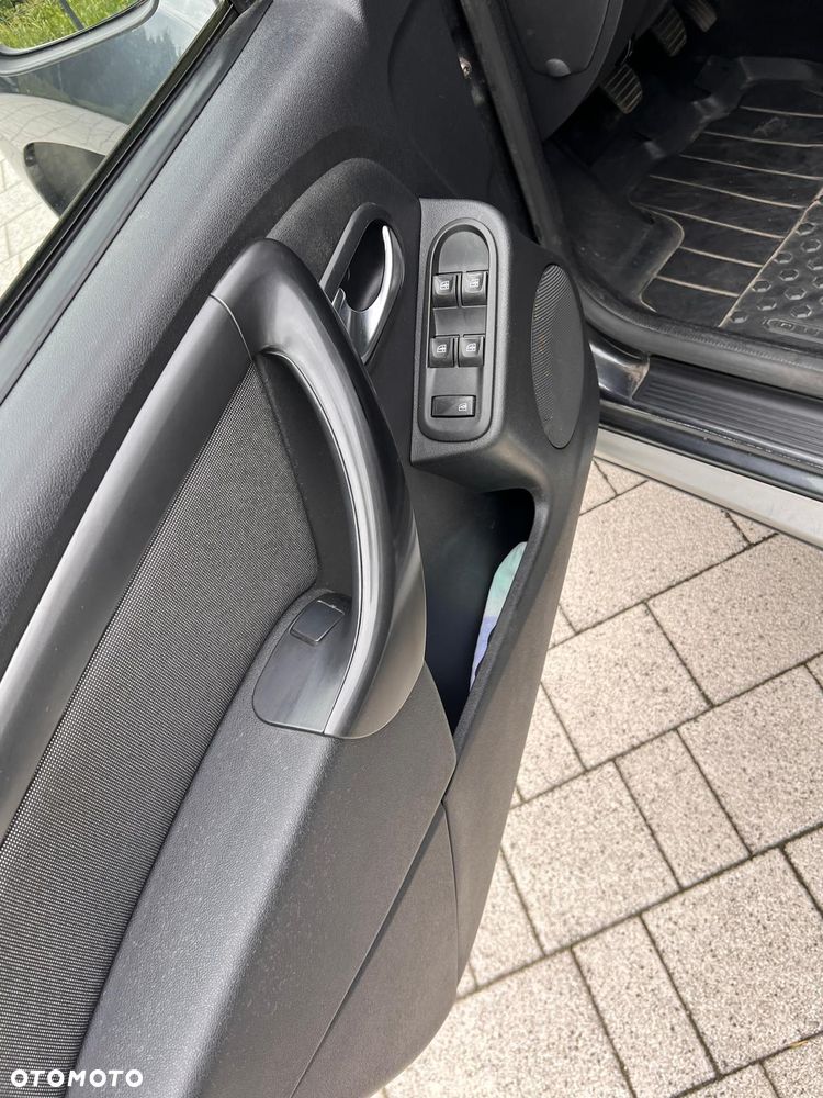 Dacia Duster 1.6 SCe Blackshadow 4x4 S&S - 25