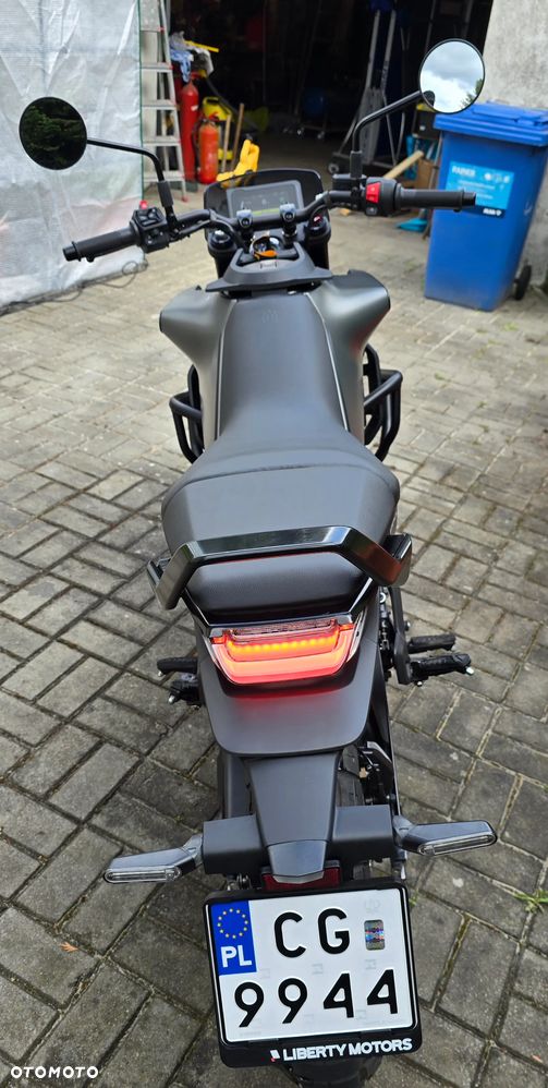 Husqvarna Svartpilen - 11