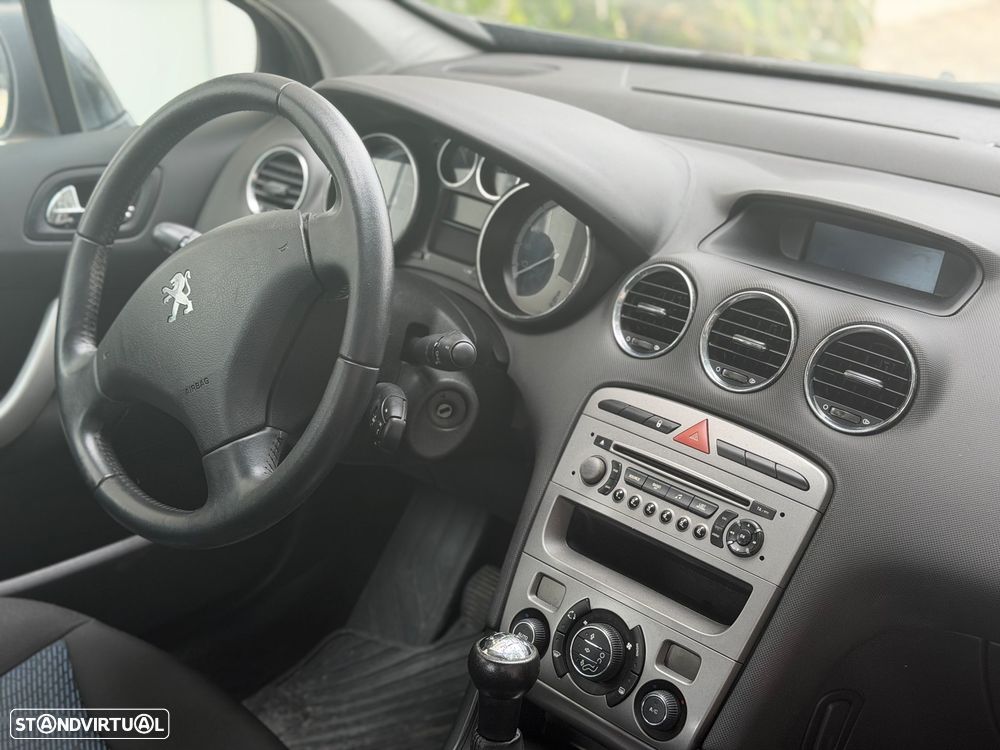Peugeot 308 1.6 HDi Executive - 15