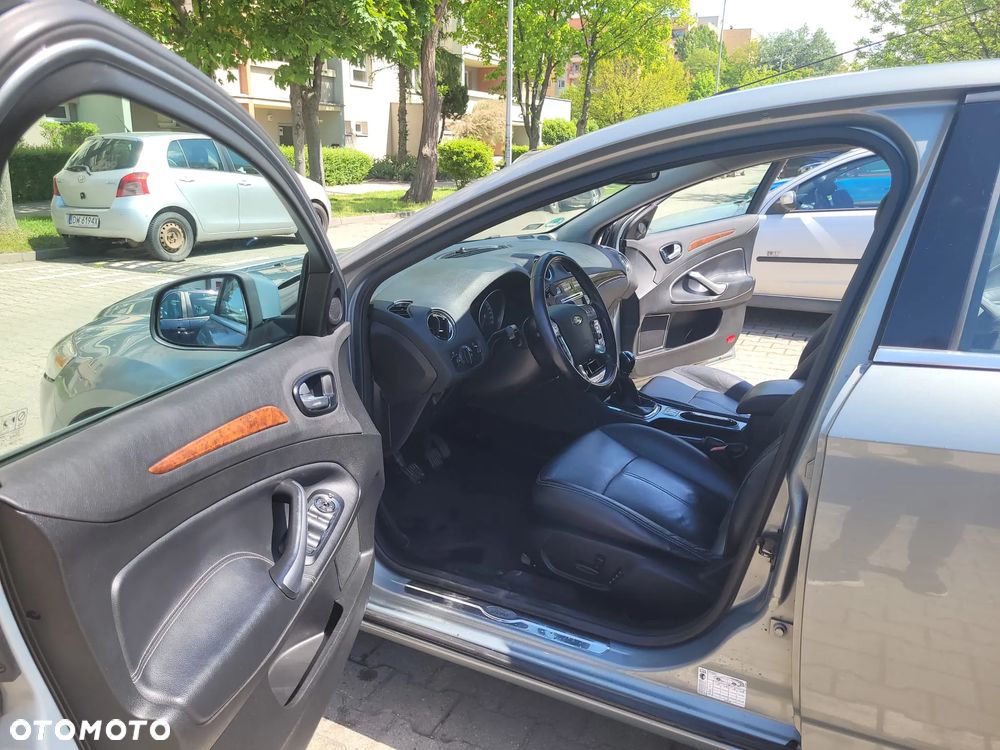 Ford Mondeo 2.0 Ghia X100 / X - 12