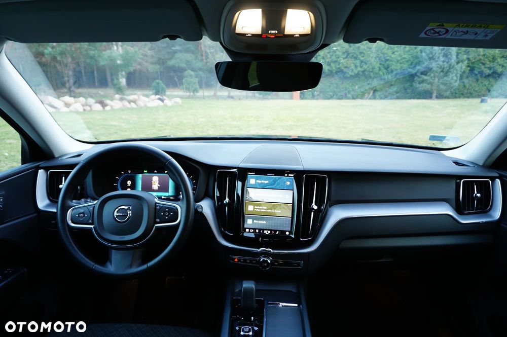 Volvo XC 60 B5 B AWD Momentum Pro - 26