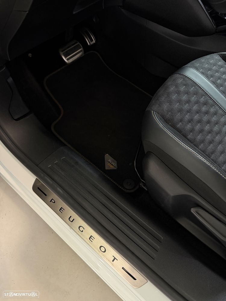 Peugeot 2008 PureTech 130 EAT8 Allure Pack - 21