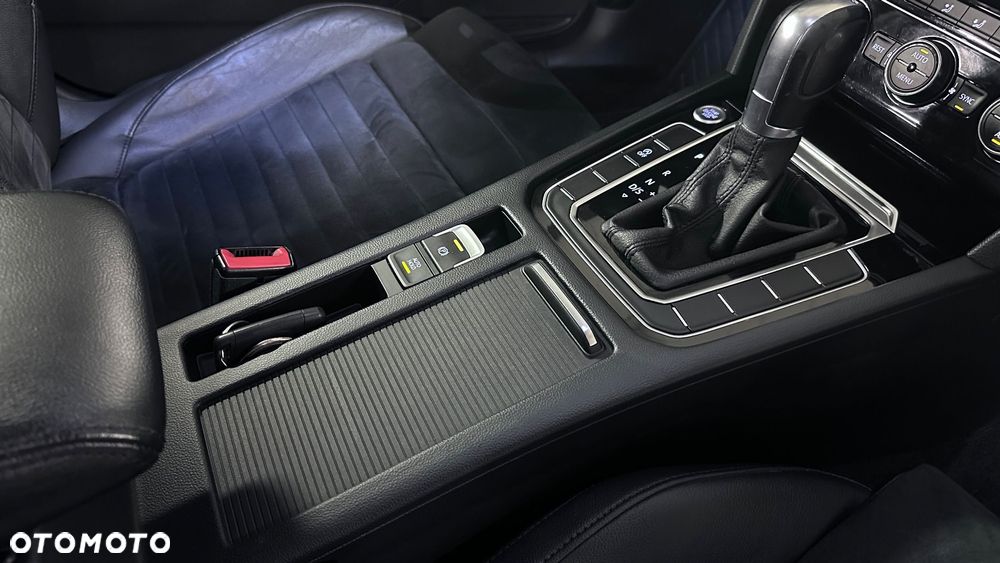 Volkswagen Passat 2.0 TDI SCR Highline DSG - 28