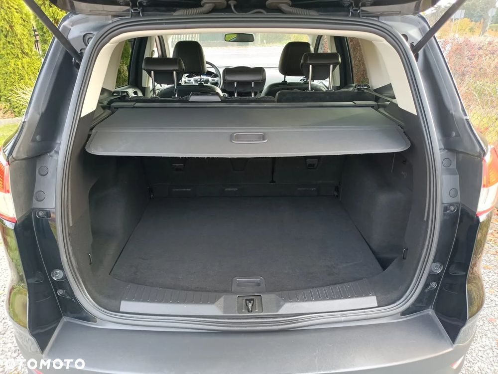 Ford Kuga 2.0 TDCi 2x4 Titanium - 24