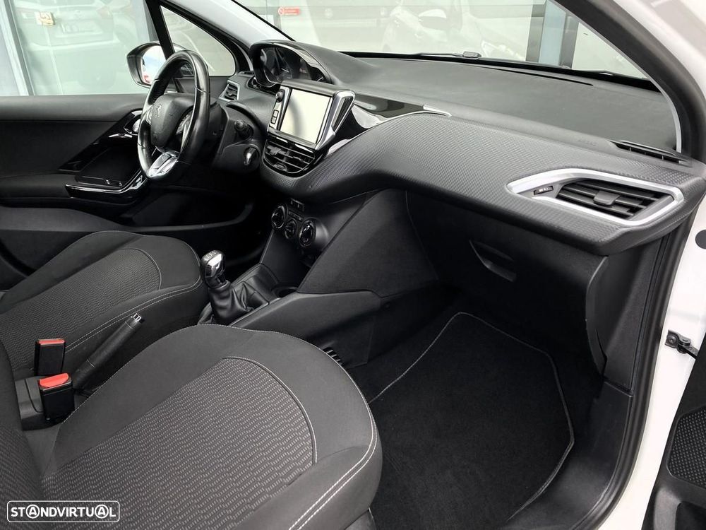 Peugeot 208 1.6 BlueHDi Style - 10