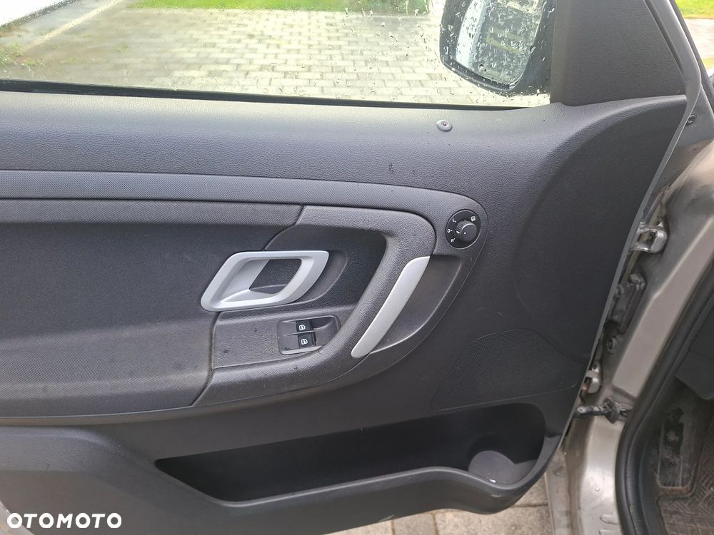 Skoda Roomster 1.4 16V PLUS EDITION - 9