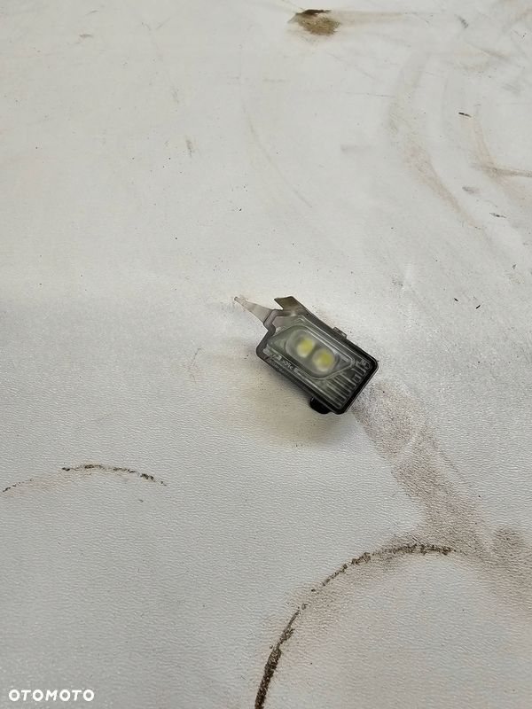 LAMPKA PROJEKTOR LED KLAMKI AUDI A4 A5 8W0947134 - 2