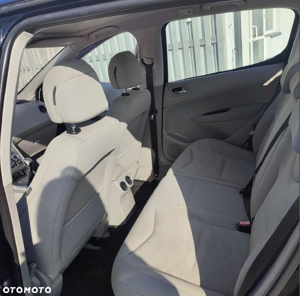 Peugeot 308 1.6 Premium - 17