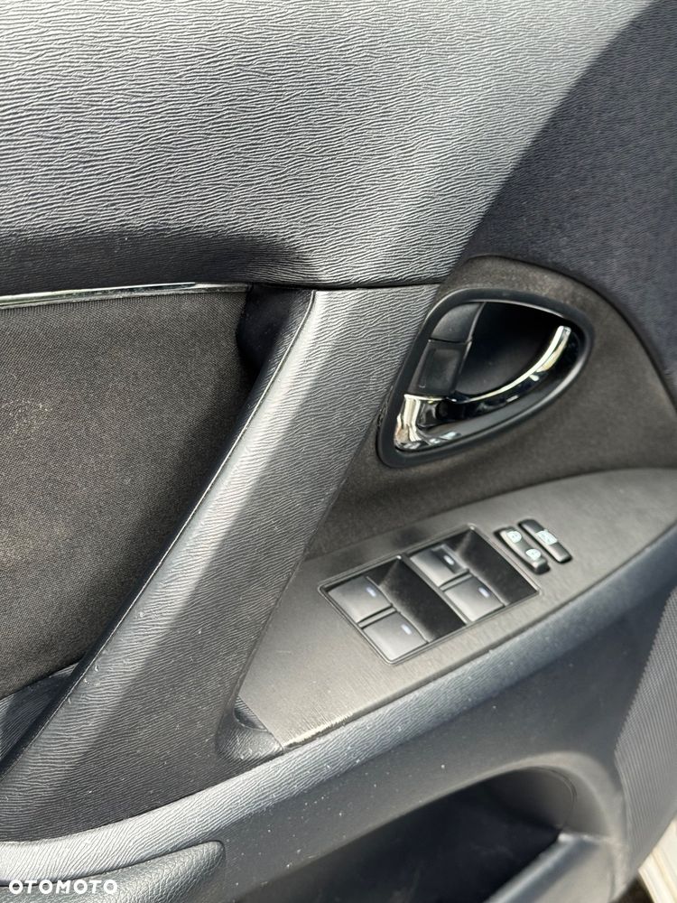 Toyota Avensis 2.0 D-4D Sol plus+NAVI - 14