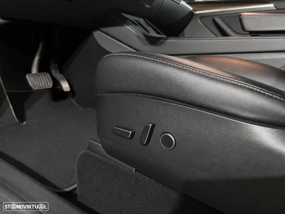 Tesla Model Y RWD - 14