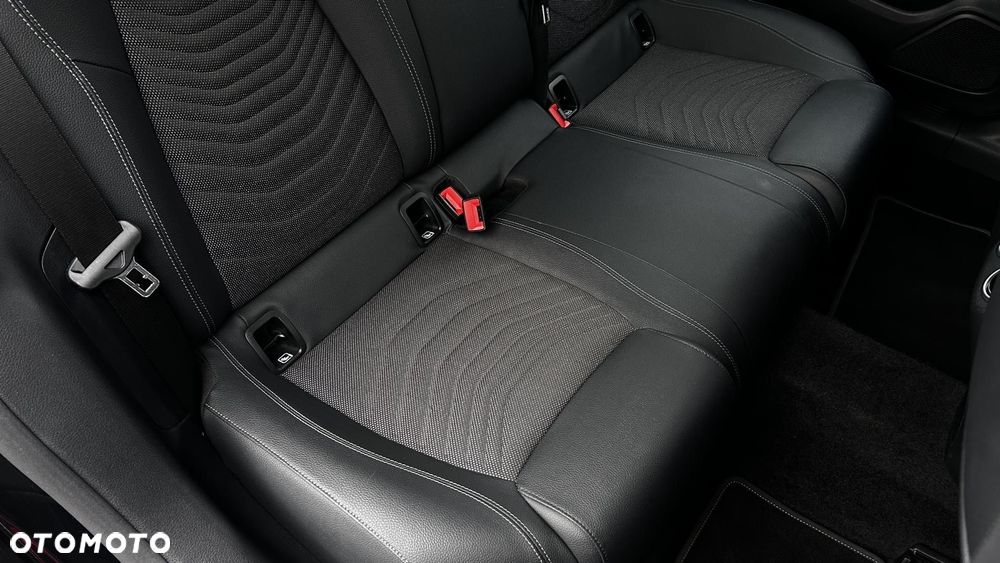 Mercedes-Benz CLA 200 7G-DCT - 28